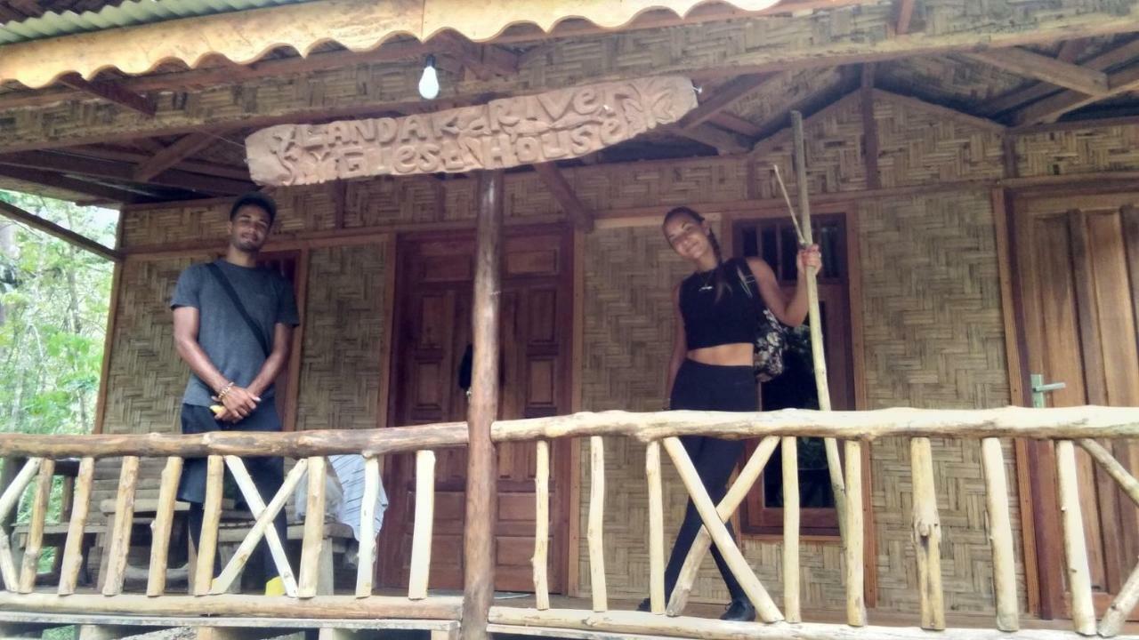 Landak River Guest House Only Trekking With Us ブキットラワン エクステリア 写真