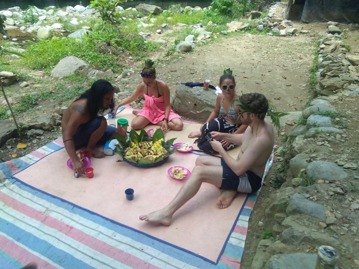 Landak River Guest House Only Trekking With Us ブキットラワン エクステリア 写真